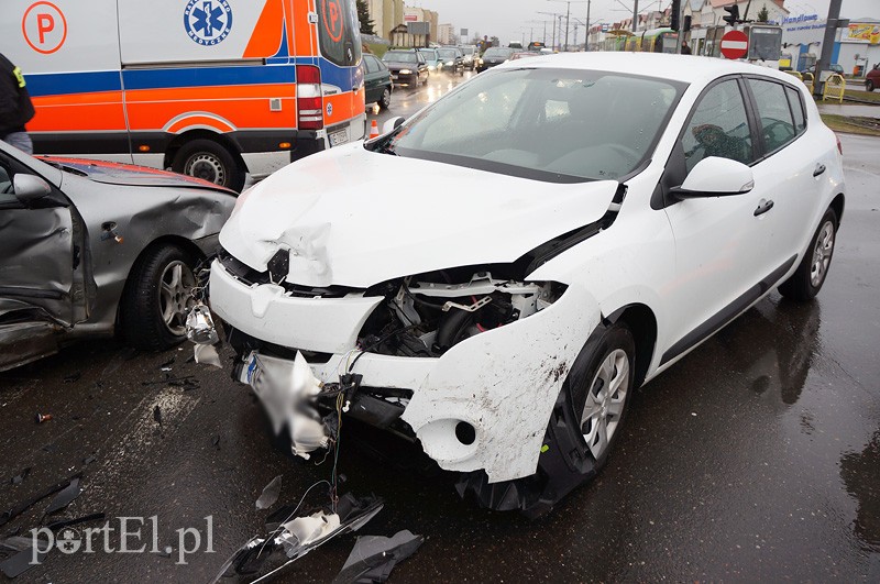 Płk. Dąbka: wypadek z udziałem czterech aut