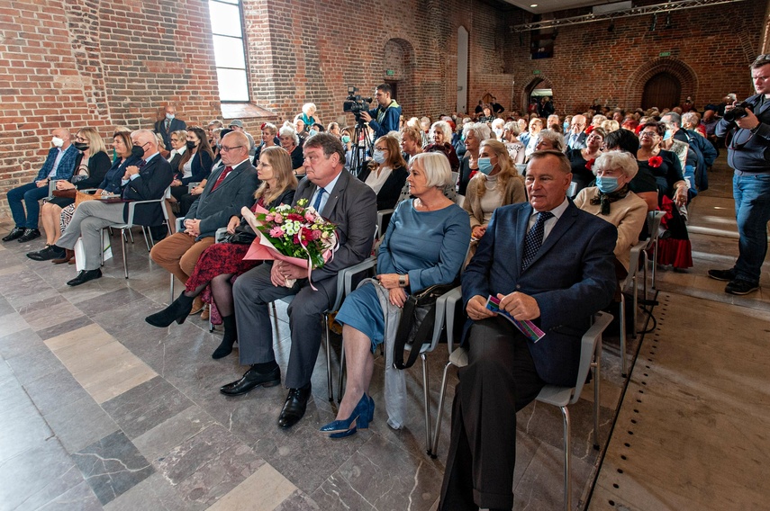 „Dobra wola, chęć działania i serce na dłoni”. Inauguracja w UTWiON