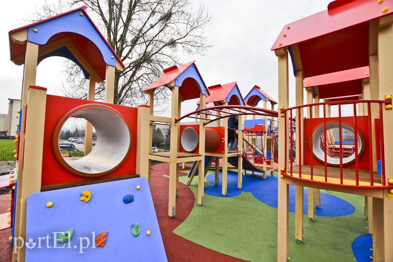 Plac zabaw przy Żyrardowskiej otwarty