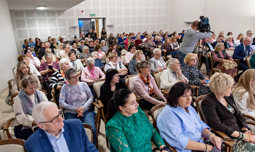 Przemoc zaczyna się po cichu