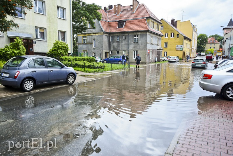 Ulice toną w wodzie