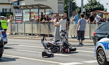 >Wypadek i śmierć motocyklisty na ul. 12 Lutego