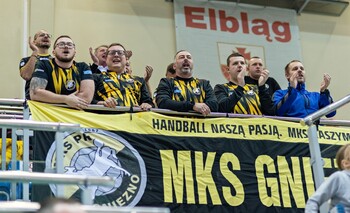 >Beniaminek lepszy o jedną bramkę