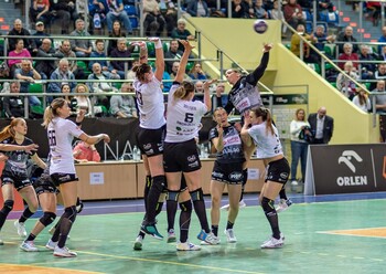 >Przegrana Startu z wielokrotnymi mistrzyniami Polski