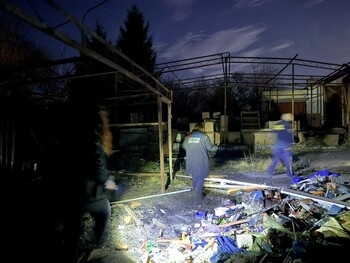 >Po zmroku jeździli po mieście, licząc i pomagając bezdomnym