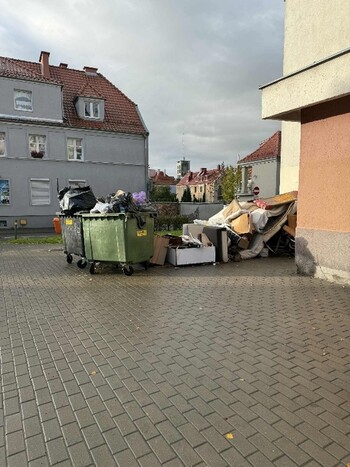>Słupki, które uprzykrzyły mieszkańcom życie