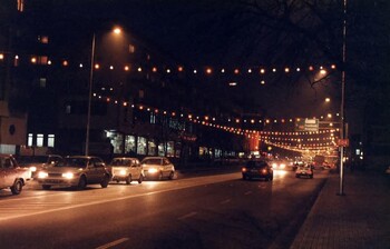 >Lampki nad ulicami i magiczne wigilie na Pawiej, czyli świąteczne wspomnienia z dzieciństwa