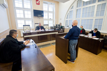 >Walczy o pół miliona złotych za niesłuszny areszt