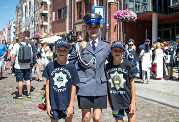 >Policjanci świętują