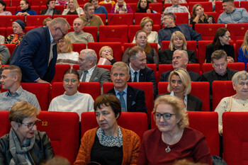 >Kanał i jego budowniczy na dużym ekranie