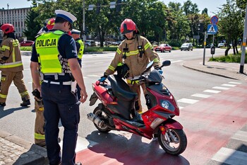 >Potrącenie motorowerzysty