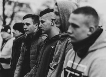 > Studenci pomagają bezdomnym