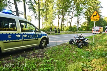 >Wypadek quada na drodze do Kadyn, kierowca był pijany