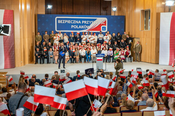 >Jarosław Kaczyński w Elblągu. O prawach kobiet i przegonieniu Danii