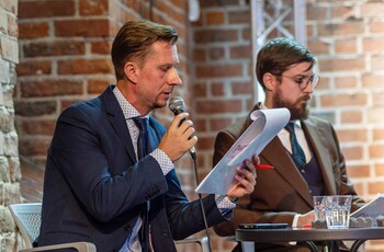 >Przedwyborcze starcie kandydatów