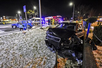 >Zderzenie opla z audi na skrzyżowaniu ulic Niskiej i Nowej