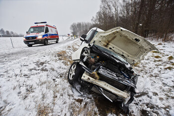 >Uwaga kierowcy! Fatalne warunki na drodze