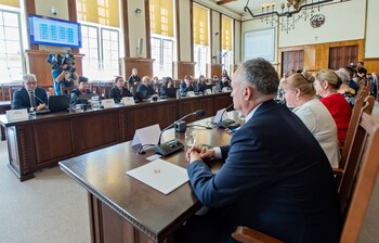 >Jednogłośnie poparli prezydenta