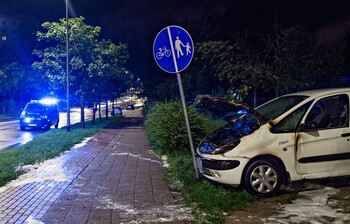 >Auto stanęło w płomieniach
