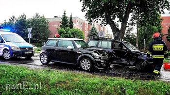 >Kierowca bez uprawnień spowodował kolizję