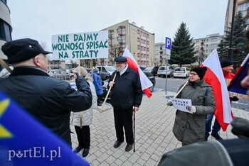 >Przyszli, by bronić wolnych sądów