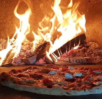 >Poznaj Leniwca Pizzolinka - nową perełkę street food na Kochanowskiego
