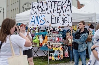 >Studenci z kluczami do miasta
