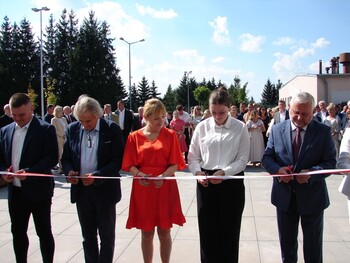 >Hala za 14 milionów