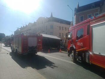 >Zderzył się z tramwajem