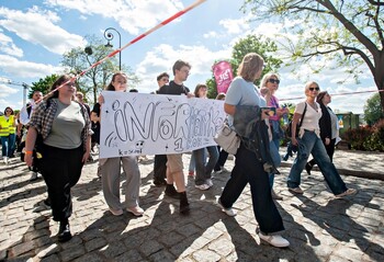 >Studenci z kluczami miasta