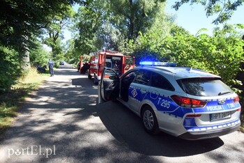 >Motocyklista uderzył w maszynę rolniczą