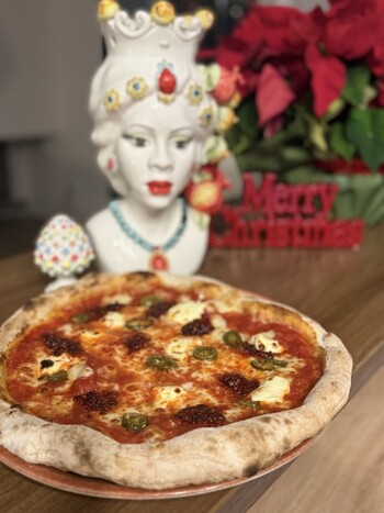 >Pizzeria Mała Roma. Rzym nieopodal Bramy Targowej