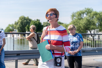 >Z przewodnikiem poznawali początki historii Elbląga