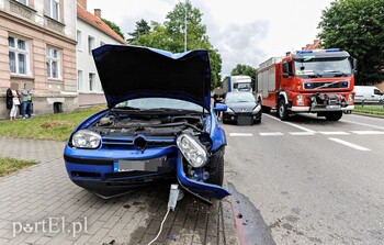 >85-latek uderzył golfem w latarnię na Bema