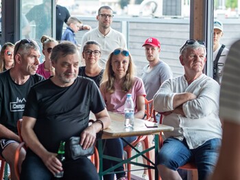 >Podziękowania i pożegnania w Starcie