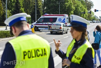 >Potrącenie kobiety na przejściu dla pieszych