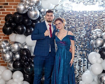 >Studniówkę ma się tylko raz w życiu