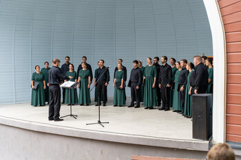 >Z USA do Bażantarni