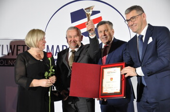 >Powiat Elbląski Samorządem 30-lecia Polskiej Transformacji