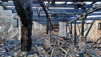 >Spłonęły zwierzęta, plony i budynki. Pogorzelcy proszą o pomoc