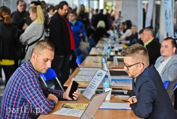 >Jedni szukają pracy, drudzy pracowników
