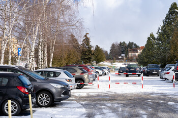 >Czytelnik: Szpitalny parking jest za mały