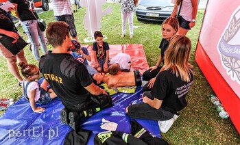 >Zabawa z policjantami