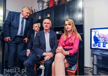 >Radość, ale umiarkowana