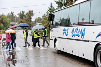>Deszczowy prostest w Gronowie Górnym