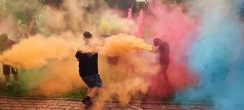 >Sprężynka, czyli zabawa i rozwój w jednym