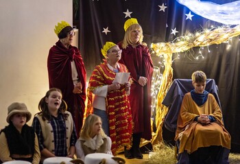 >Pomagają dzieciom i czekają na wolontariuszy
