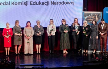 >Nauczyciele nagrodzeni przy okazji święta oświaty