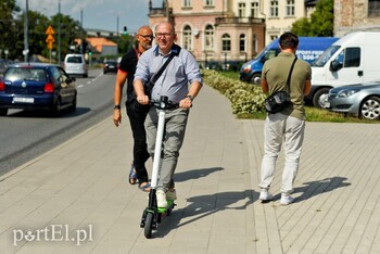 >Hulaj po mieście, ale z głową