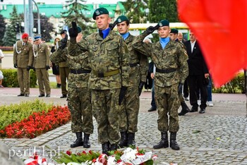 >Tu mówi Polska. Tu mówi Warszawa